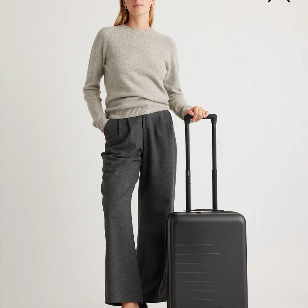 Quince Small Expandable Carry On Black